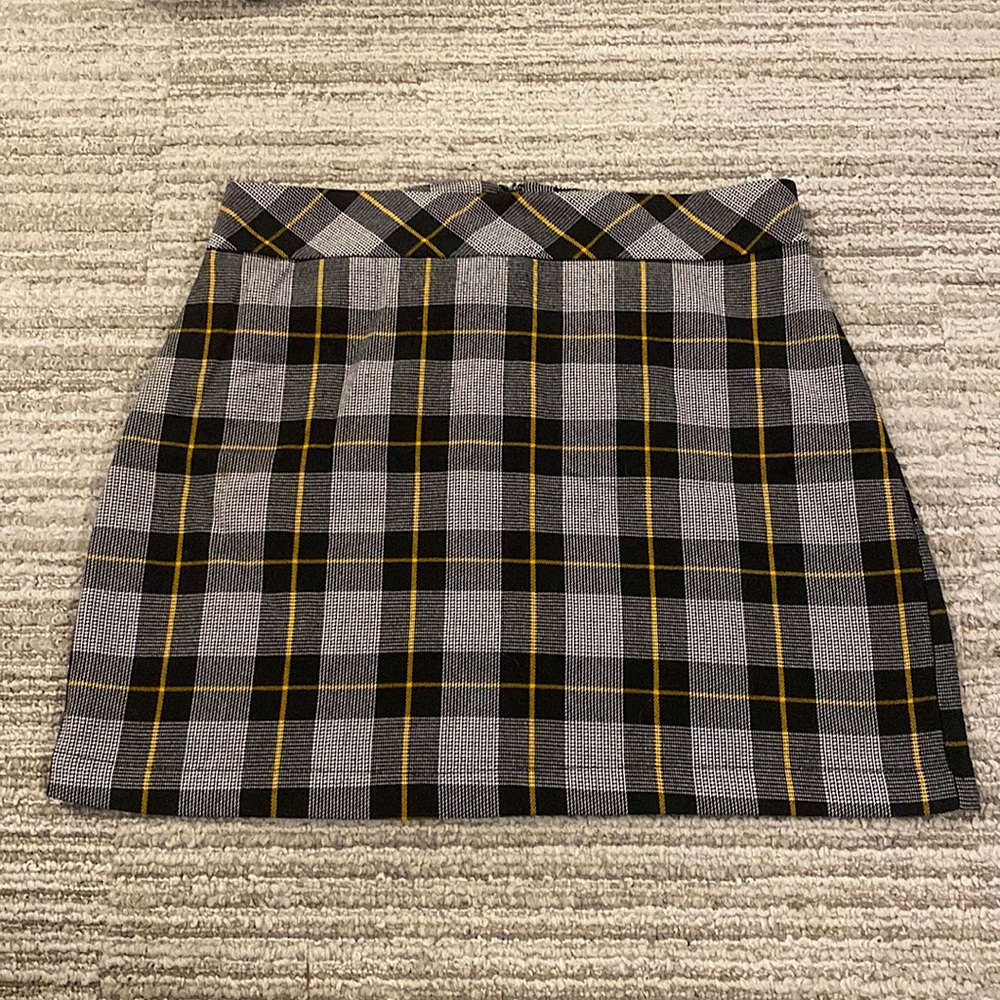 Black + Gold Plaid Skirt 🖤💛